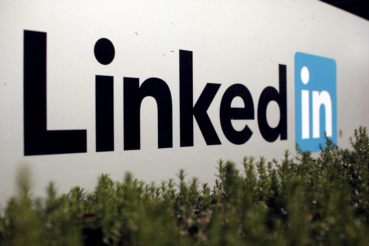 LinkedIn Blocked in Kazakhstan Over Alleged Pretend Accounts, Playing Commercials