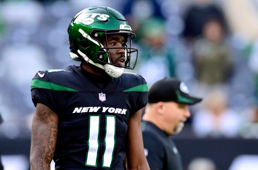 EAST RUTHERFORD, NEW JERSEY - DECEMBER 05: Denzel Mims #11 of the New York Jets warms up prior to the game against the Philadelphia Eagles at MetLife Stadium on December 05, 2021 in East Rutherford, New Jersey. (Photo by Steven Ryan/Getty Images)