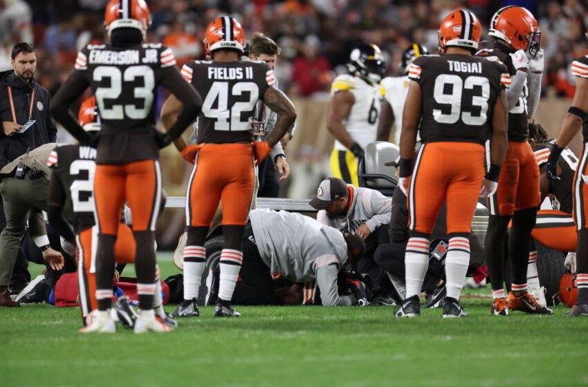 CLEVELAND, OHIO - SEPTEMBER 22: Anthony Walker Jr. #5 of the Cleveland Browns is injured on a play during the third quarter against the Pittsburgh Steelers at FirstEnergy Stadium on September 22, 2022 in Cleveland, Ohio. (Photo by Gregory Shamus/Getty Images)